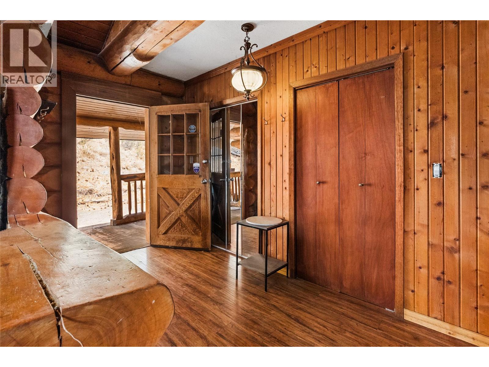 5876 Victoria Street, Peachland, British Columbia  V0H 1X4 - Photo 7 - 10396486