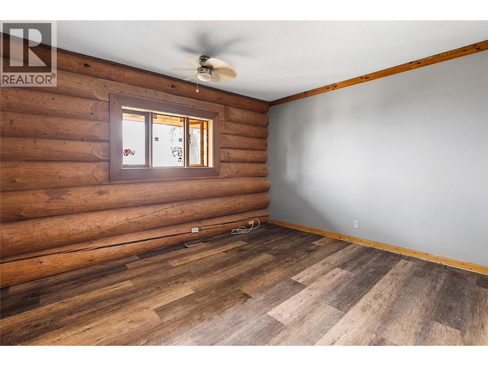 5876 Victoria Street, Peachland, British Columbia  V0H 1X4 - Photo 8 - 10396486