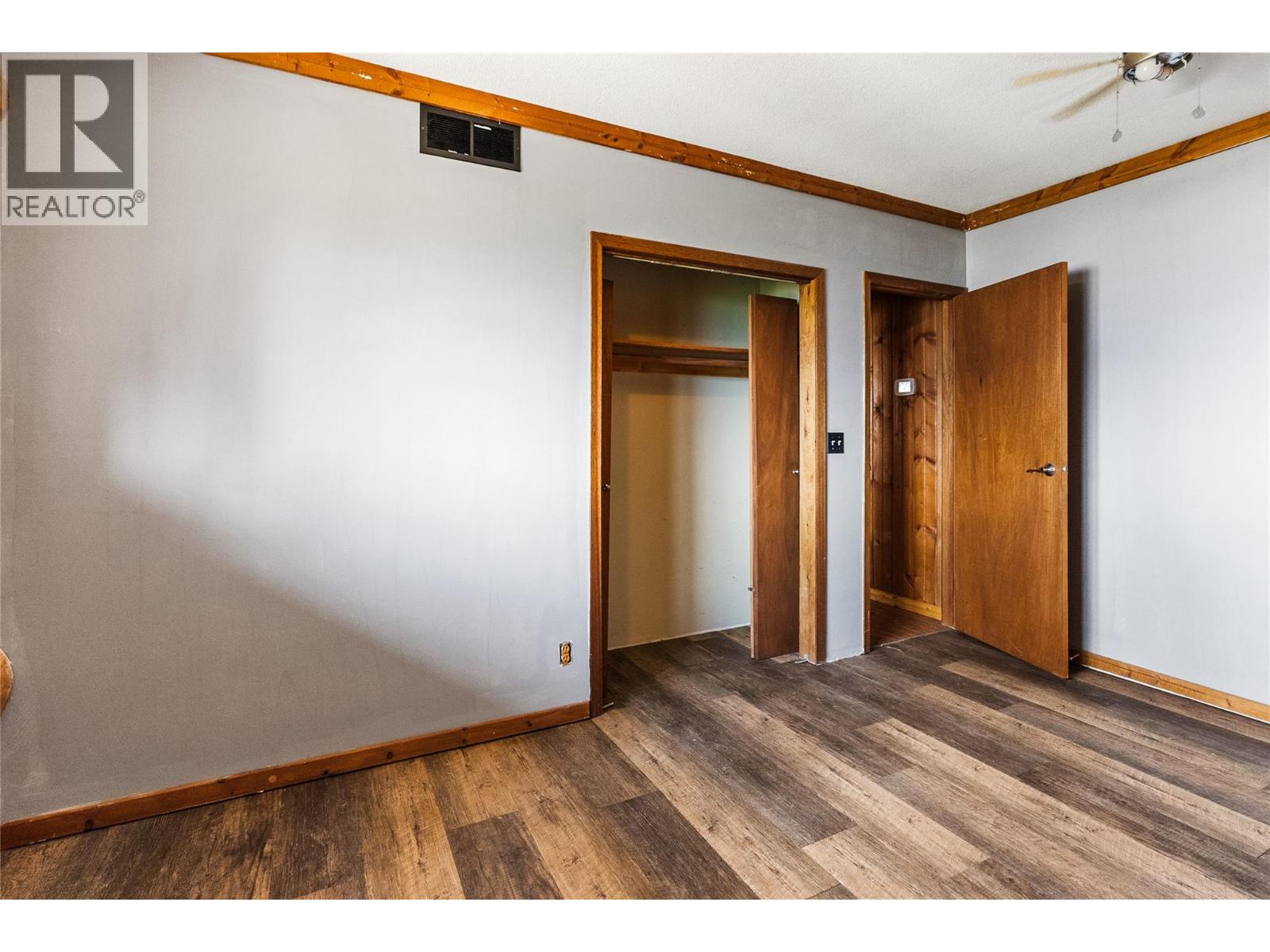5876 Victoria Street, Peachland, British Columbia  V0H 1X4 - Photo 9 - 10396486