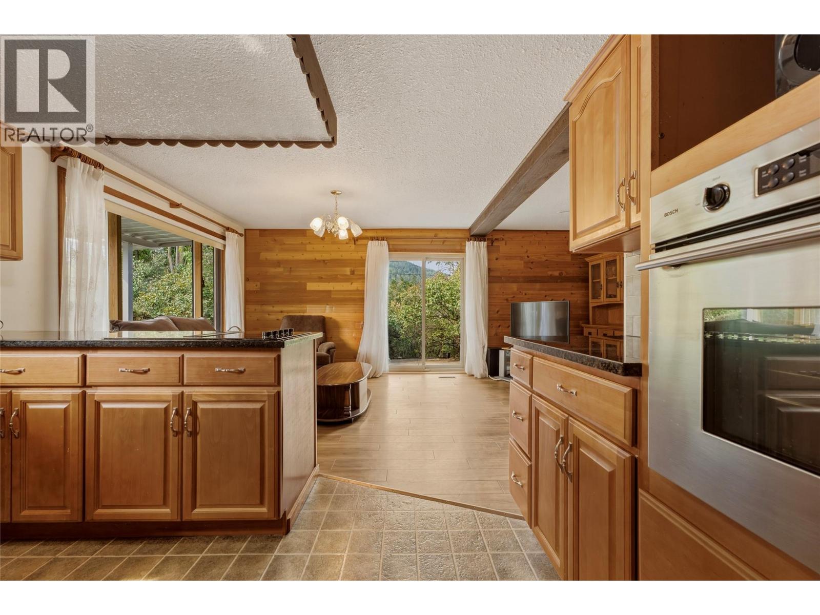 7603 De Jong Drive, Coldstream, British Columbia  V1B 1P2 - Photo 21 - 10396520