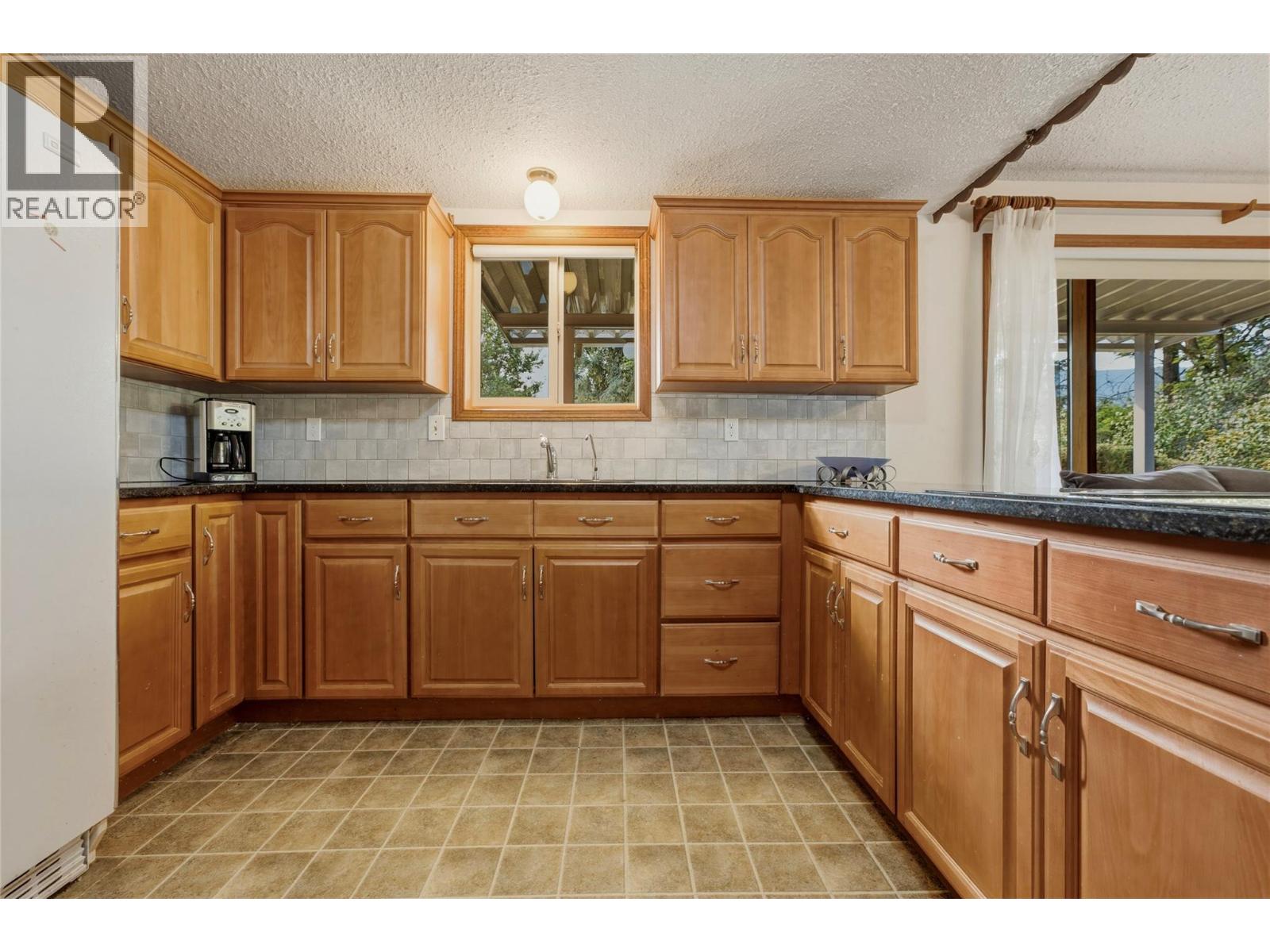 7603 De Jong Drive, Coldstream, British Columbia  V1B 1P2 - Photo 22 - 10396520