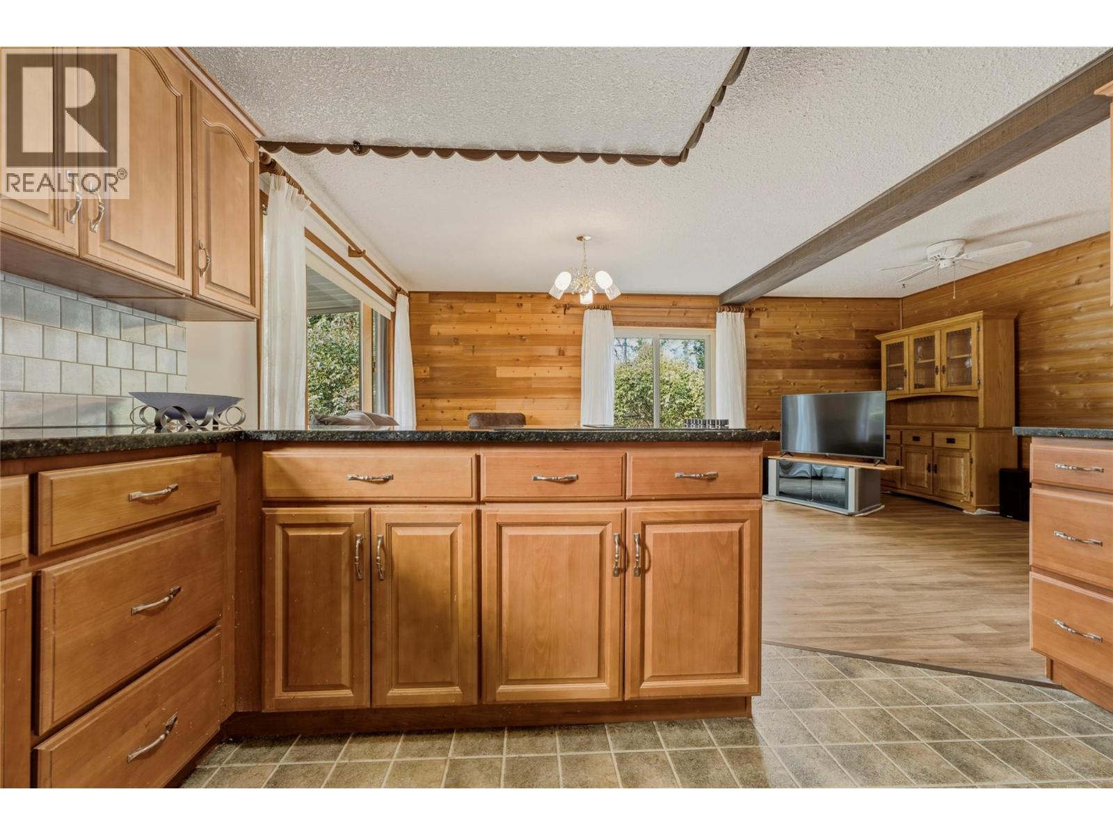 7603 De Jong Drive, Coldstream, British Columbia  V1B 1P2 - Photo 24 - 10396520