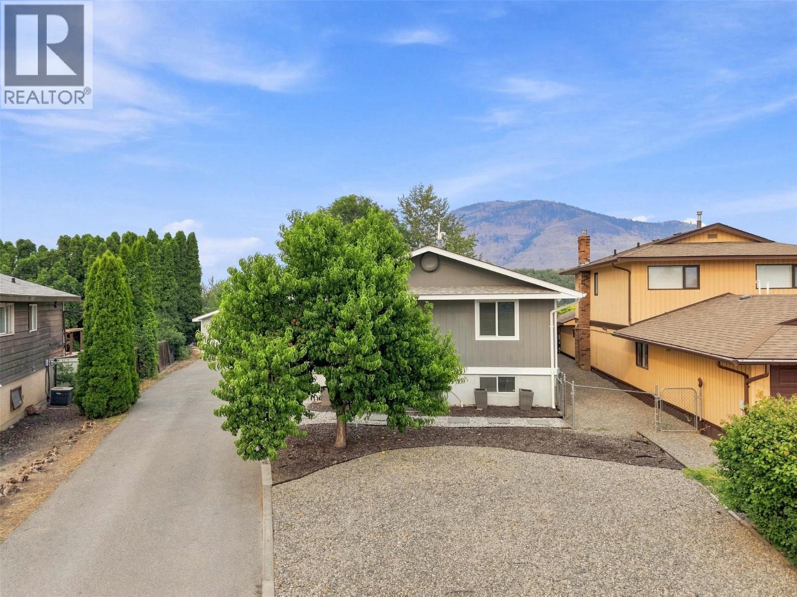 728 Driftwood Place, Kamloops, British Columbia  V2B 7Y5 - Photo 1 - 10396231
