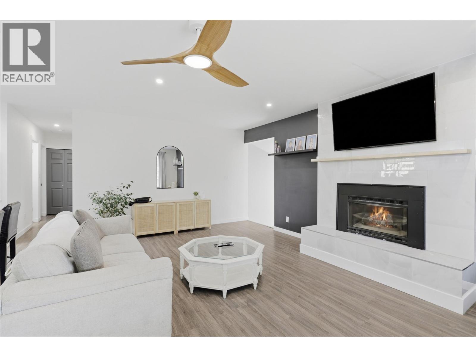 728 Driftwood Place, Kamloops, British Columbia  V2B 7Y5 - Photo 10 - 10396231