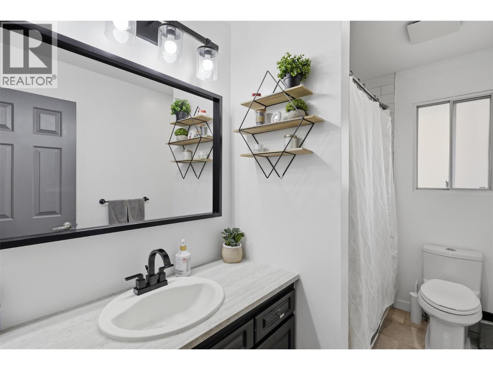 728 Driftwood Place, Kamloops, British Columbia  V2B 7Y5 - Photo 24 - 10396231