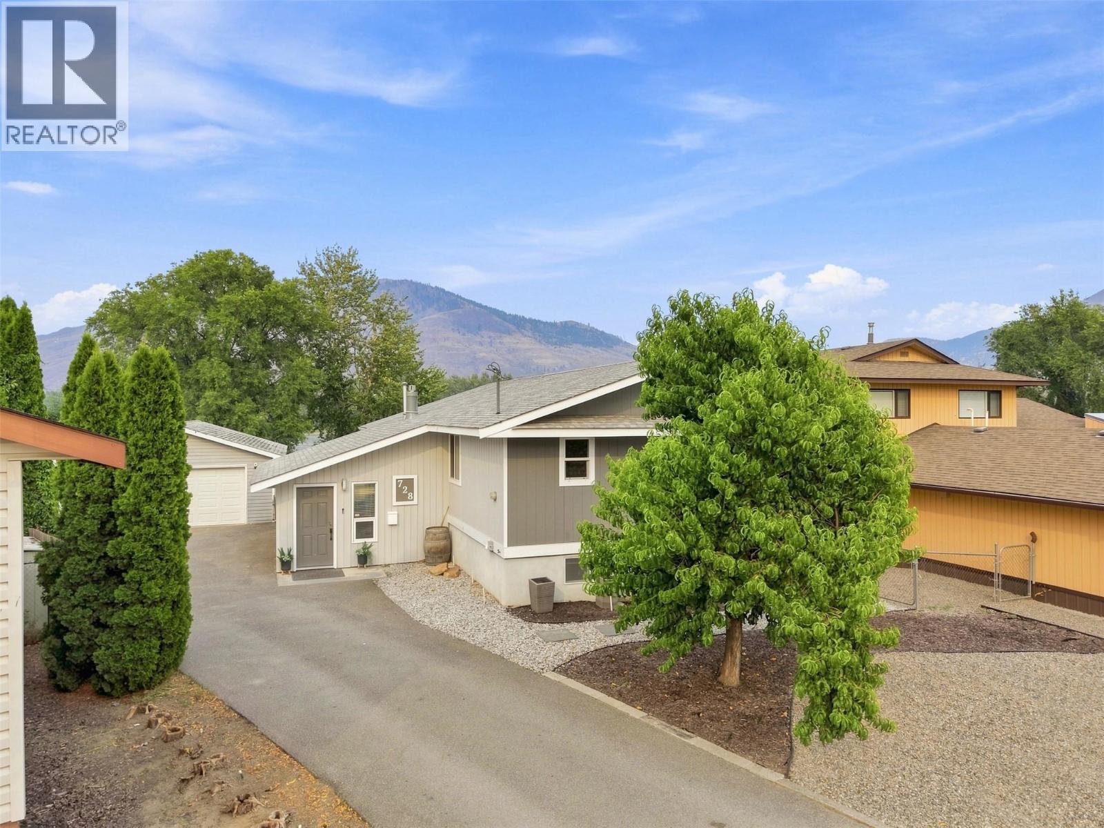 728 Driftwood Place, Kamloops, British Columbia  V2B 7Y5 - Photo 3 - 10396231