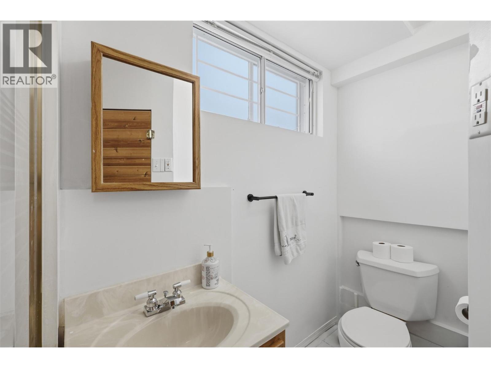 728 Driftwood Place, Kamloops, British Columbia  V2B 7Y5 - Photo 51 - 10396231
