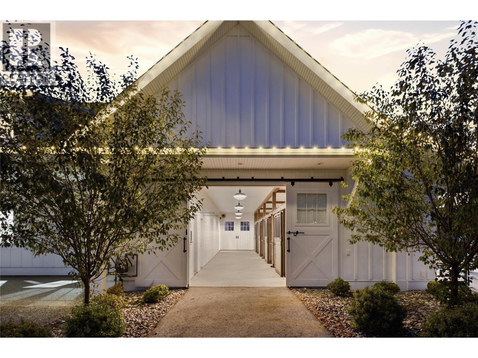 4588 Sallows Road, Kelowna, British Columbia  V1W 4C2 - Photo 4 - 10396481