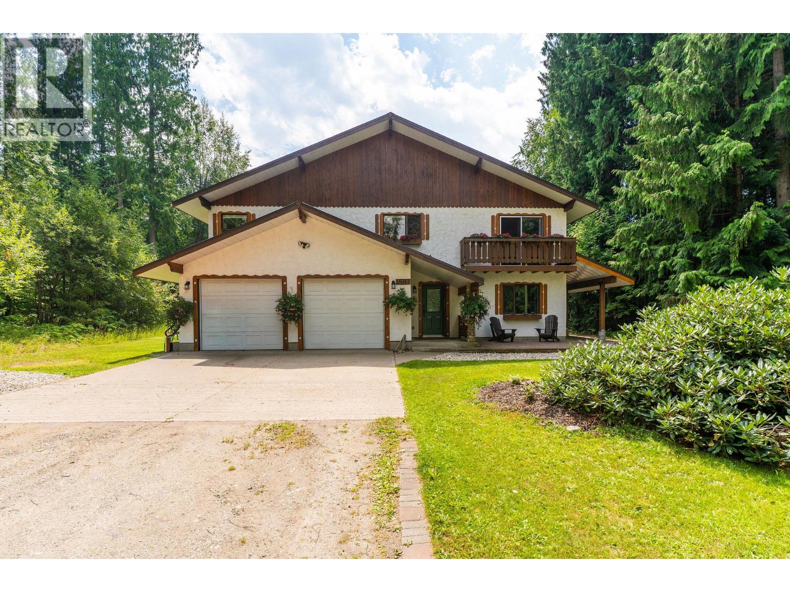 1587 Pratico Road, Revelstoke, British Columbia  V0E 2S1 - Photo 1 - 10395967