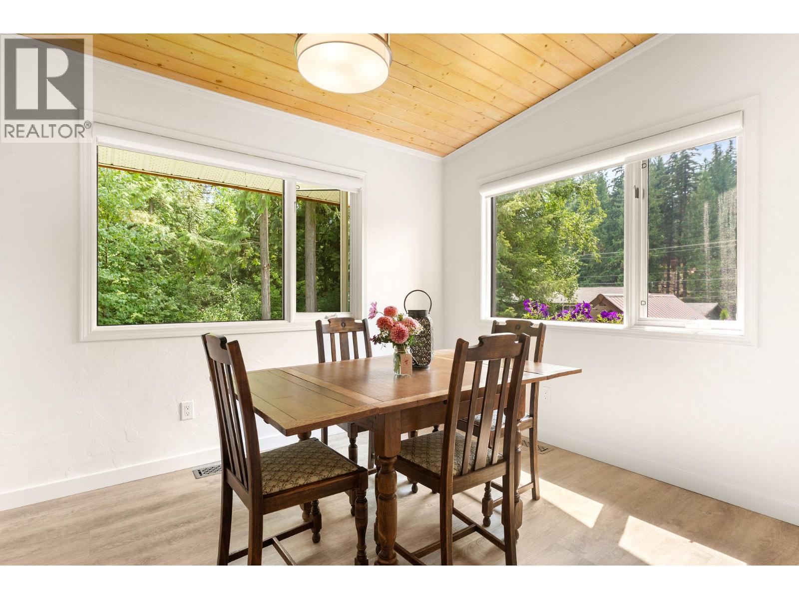 1587 Pratico Road, Revelstoke, British Columbia  V0E 2S1 - Photo 11 - 10395967