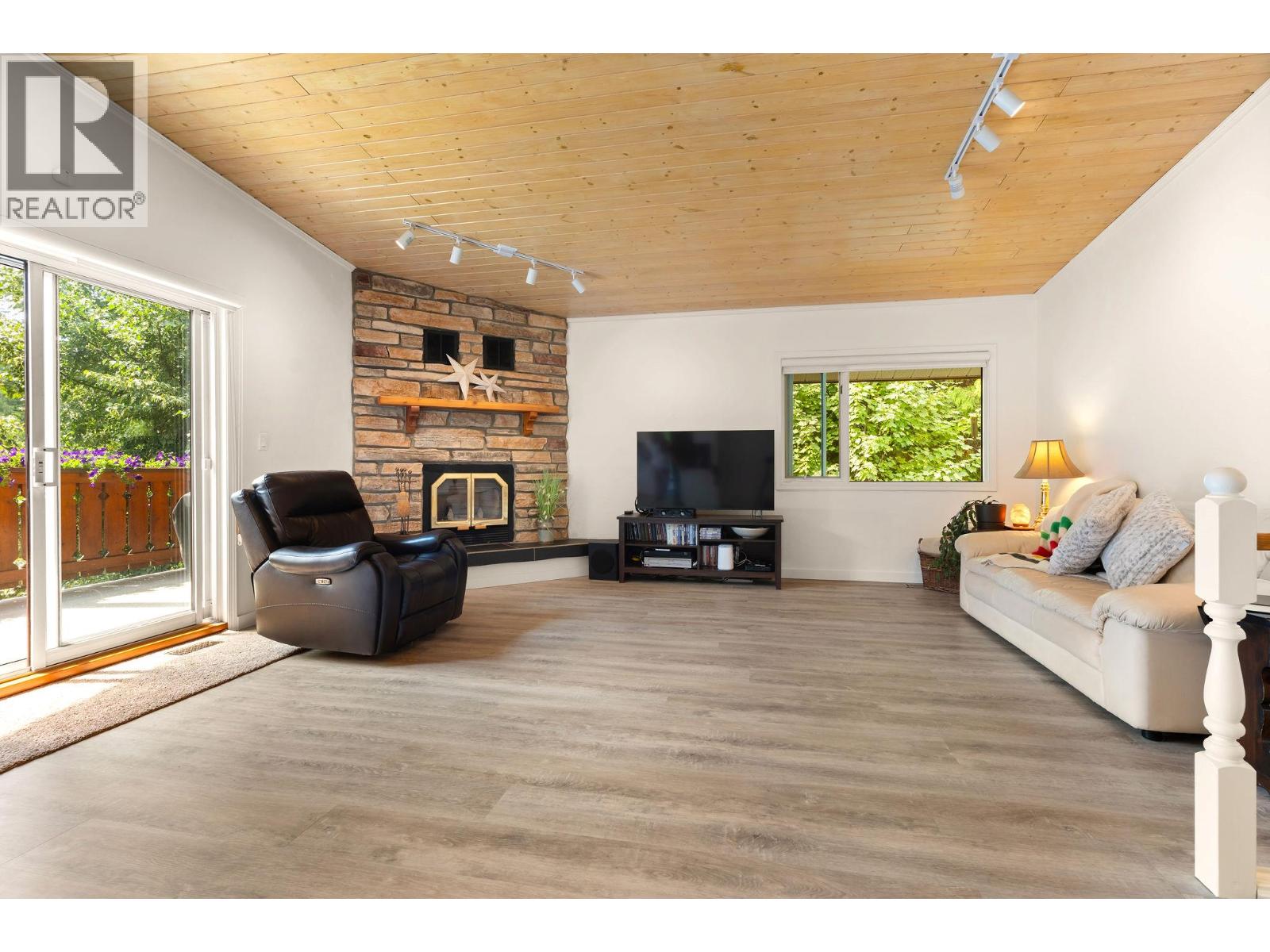 1587 Pratico Road, Revelstoke, British Columbia  V0E 2S1 - Photo 15 - 10395967