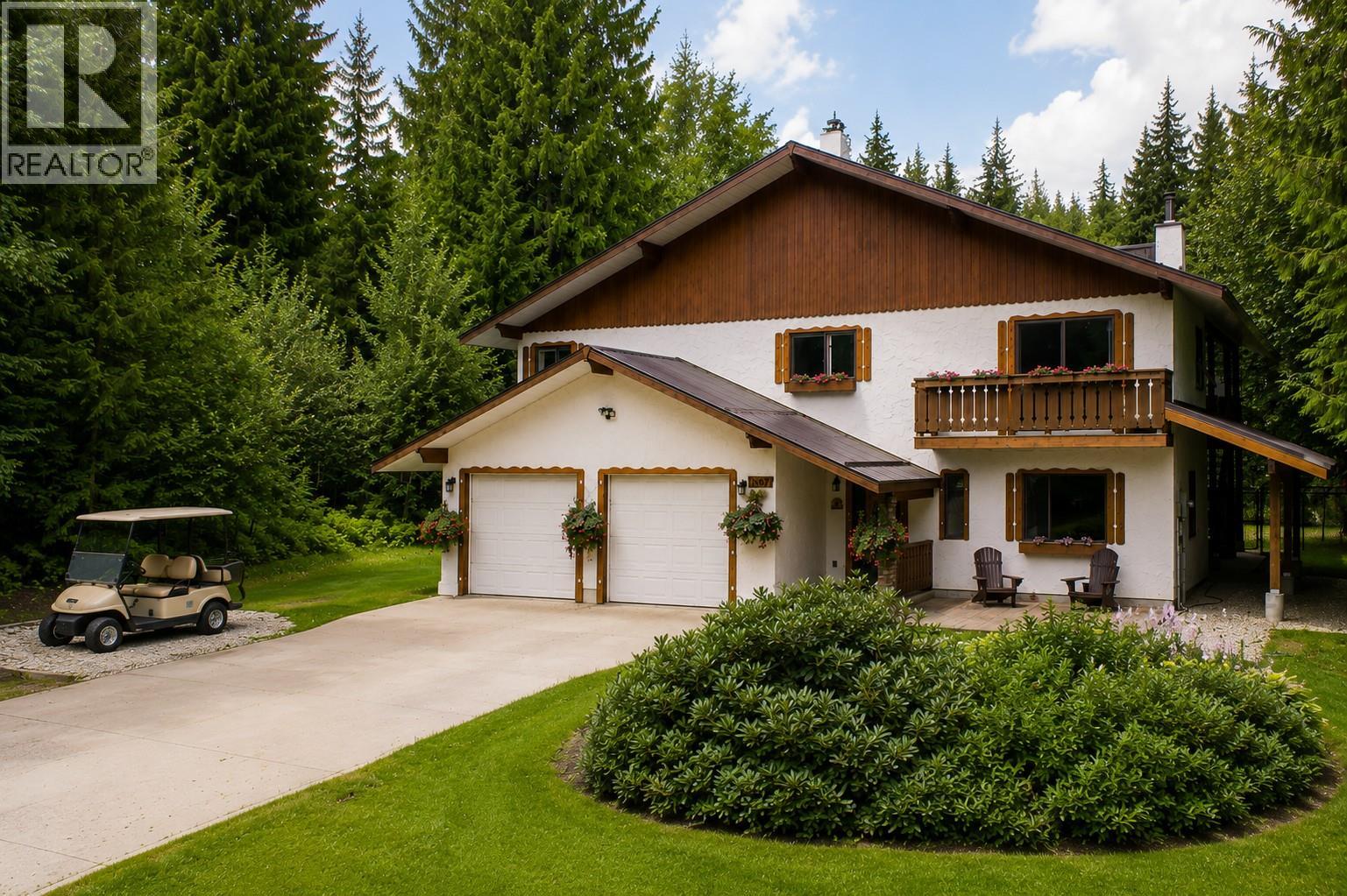1587 Pratico Road, Revelstoke, British Columbia  V0E 2S1 - Photo 2 - 10395967
