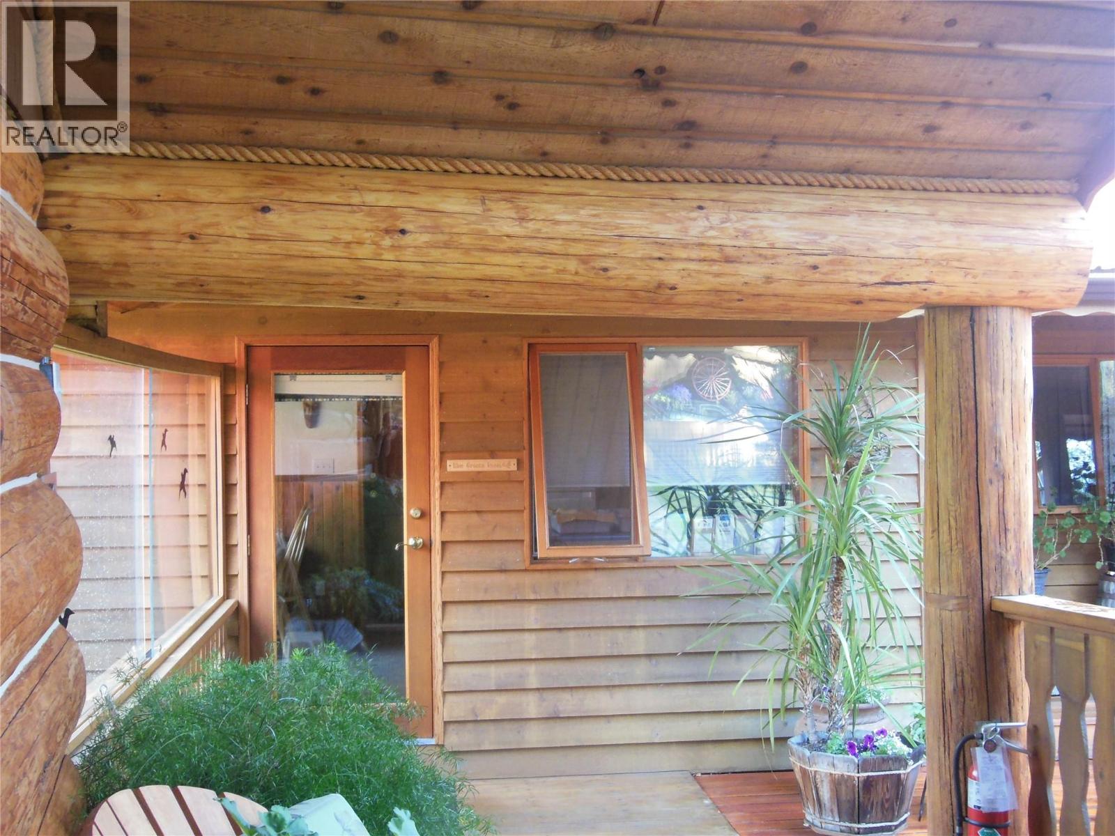 5177 Clearwater Valley Road, Clearwater, British Columbia  V0E 1N1 - Photo 13 - 10396625