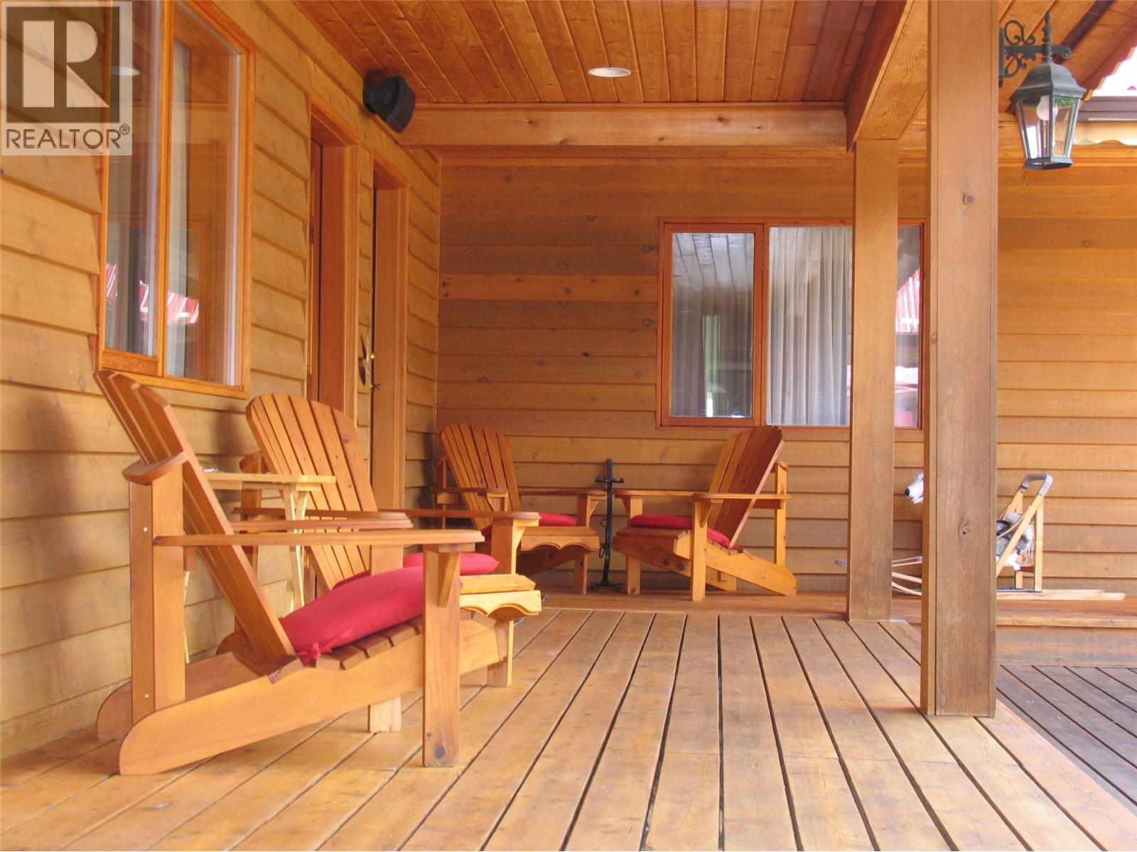 5177 Clearwater Valley Road, Clearwater, British Columbia  V0E 1N1 - Photo 16 - 10396625