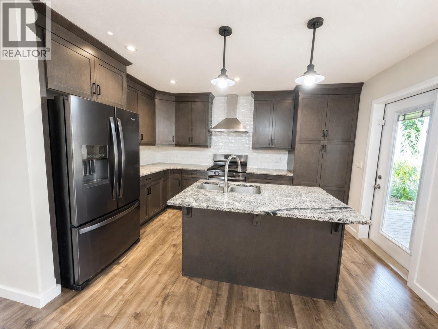 156 Shadow Mountain Boulevard, Cranbrook, British Columbia  V1C 0C6 - Photo 4 - 10396512
