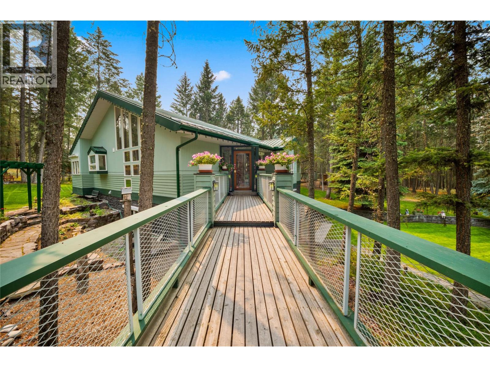 8038 Mcintosh Loop Road, Dry Gulch, British Columbia  V0A 1M0 - Photo 1 - 10396518