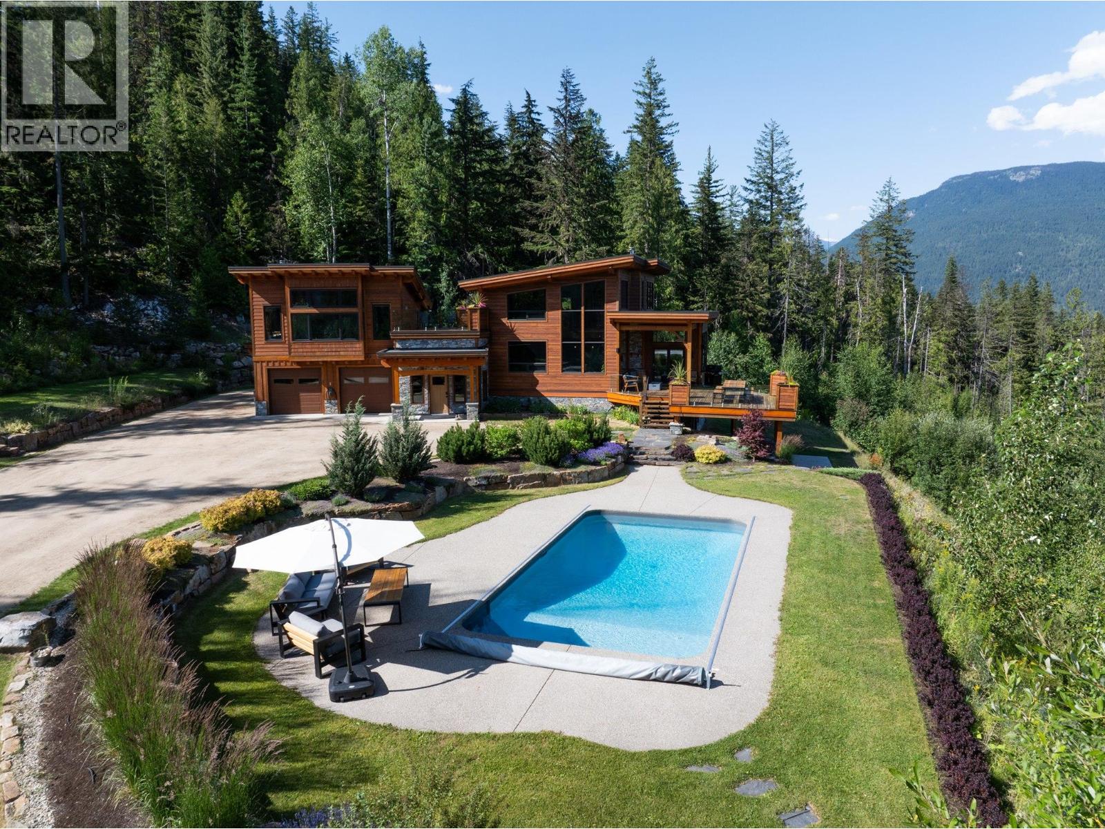 1917 Mt Mcpherson Drive, Revelstoke, British Columbia  V0E 2S0 - Photo 3 - 10391087