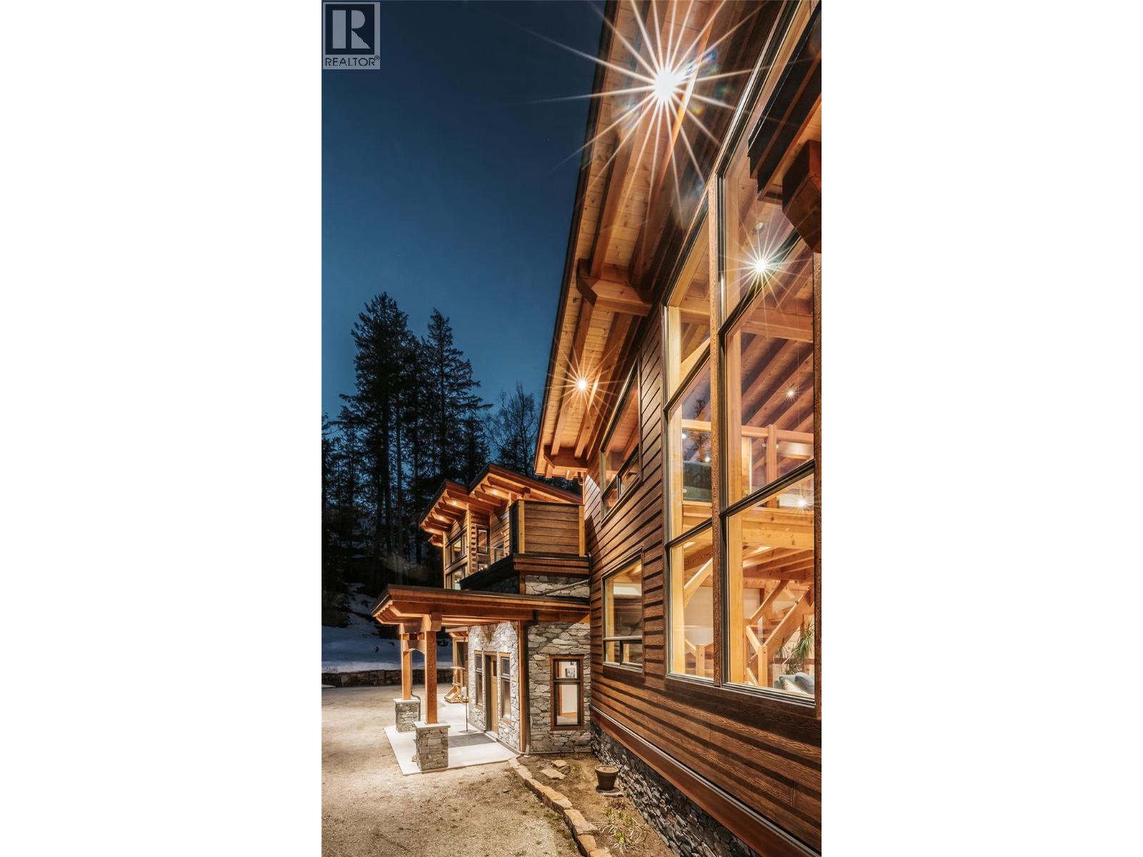 1917 Mt Mcpherson Drive, Revelstoke, British Columbia  V0E 2S0 - Photo 32 - 10391087