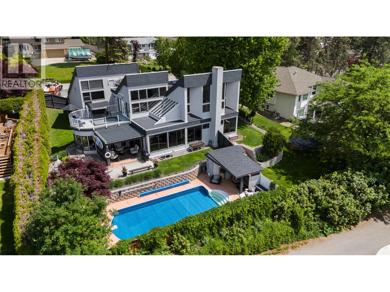 2060 Bennett Road, Kelowna, British Columbia  V1V 2C1 - Photo 1 - 10396647
