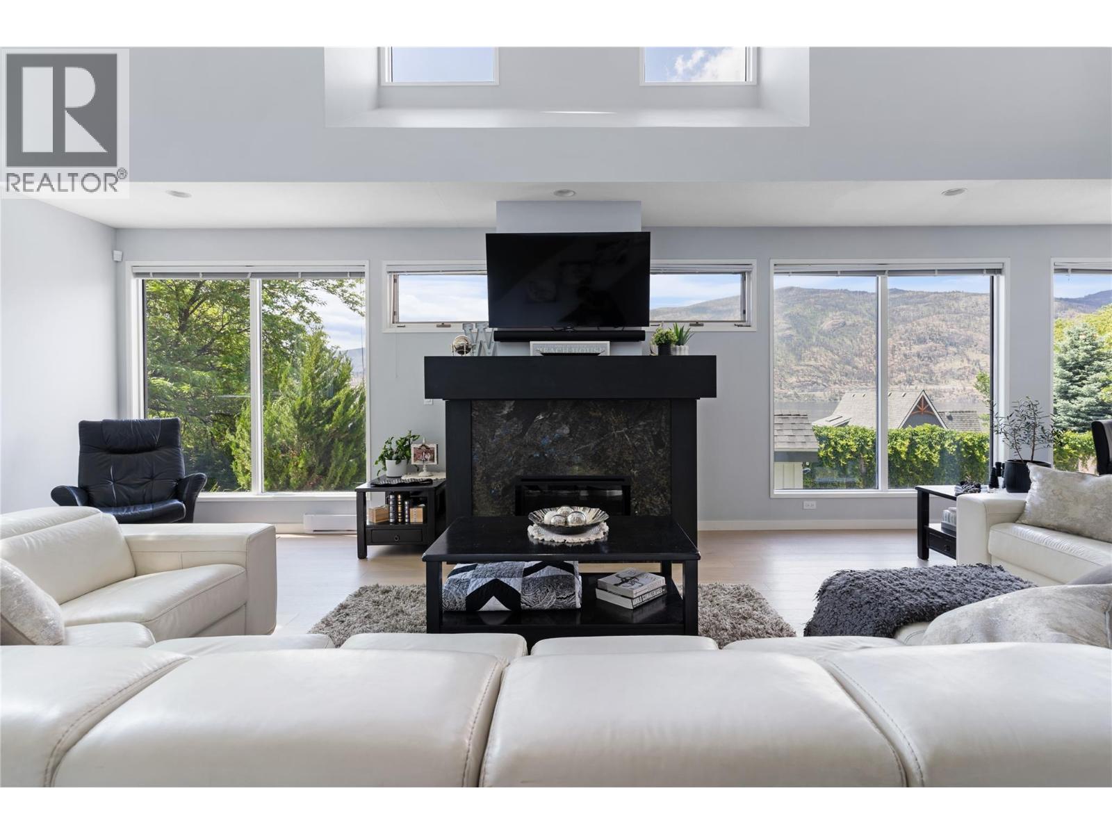 2060 Bennett Road, Kelowna, British Columbia  V1V 2C1 - Photo 14 - 10396647