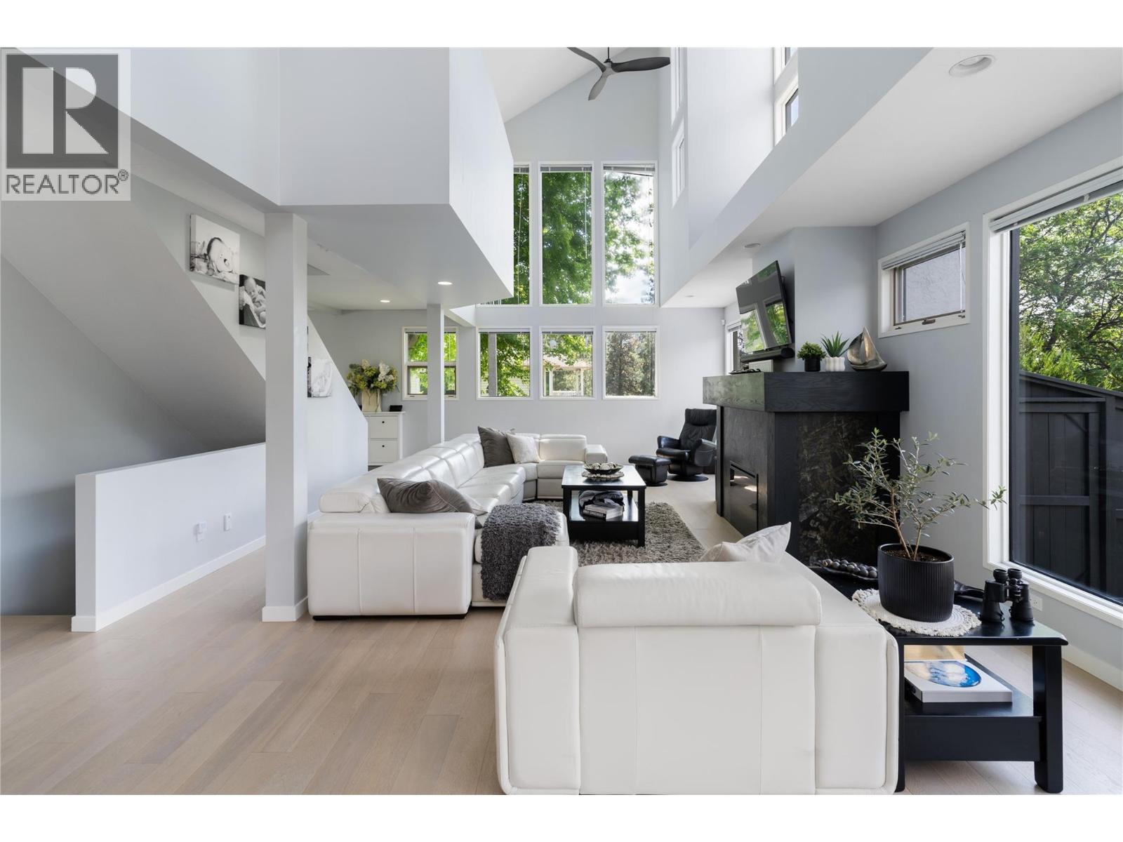 2060 Bennett Road, Kelowna, British Columbia  V1V 2C1 - Photo 17 - 10396647