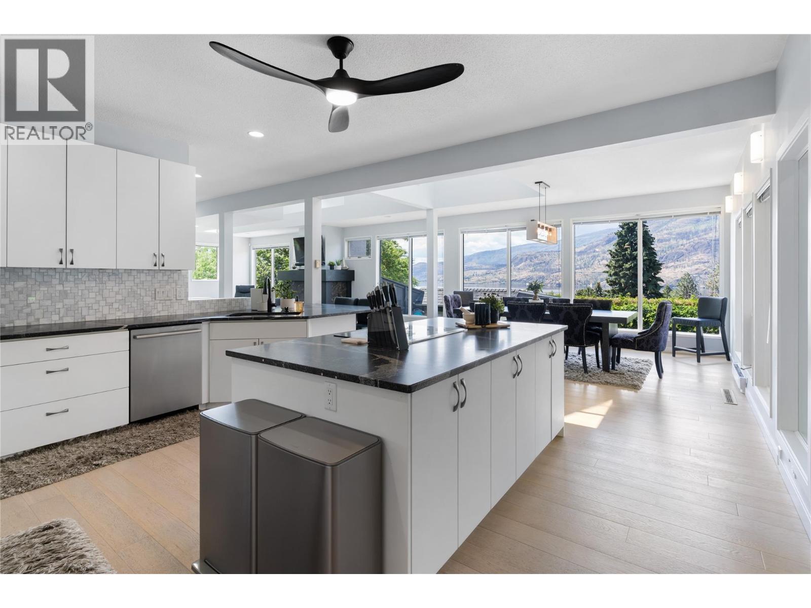 2060 Bennett Road, Kelowna, British Columbia  V1V 2C1 - Photo 18 - 10396647