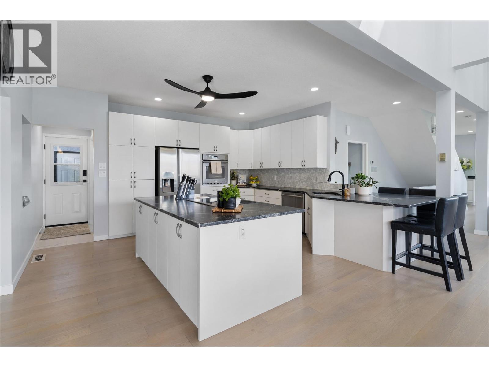 2060 Bennett Road, Kelowna, British Columbia  V1V 2C1 - Photo 19 - 10396647