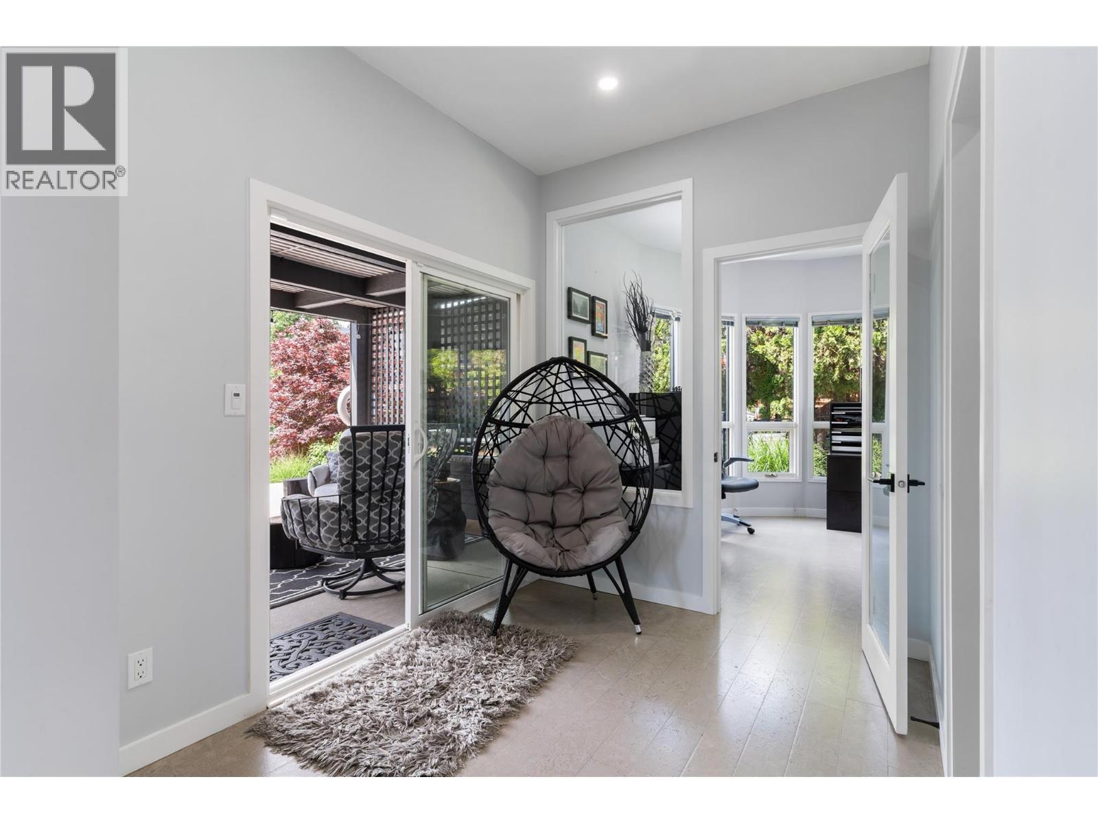 2060 Bennett Road, Kelowna, British Columbia  V1V 2C1 - Photo 22 - 10396647