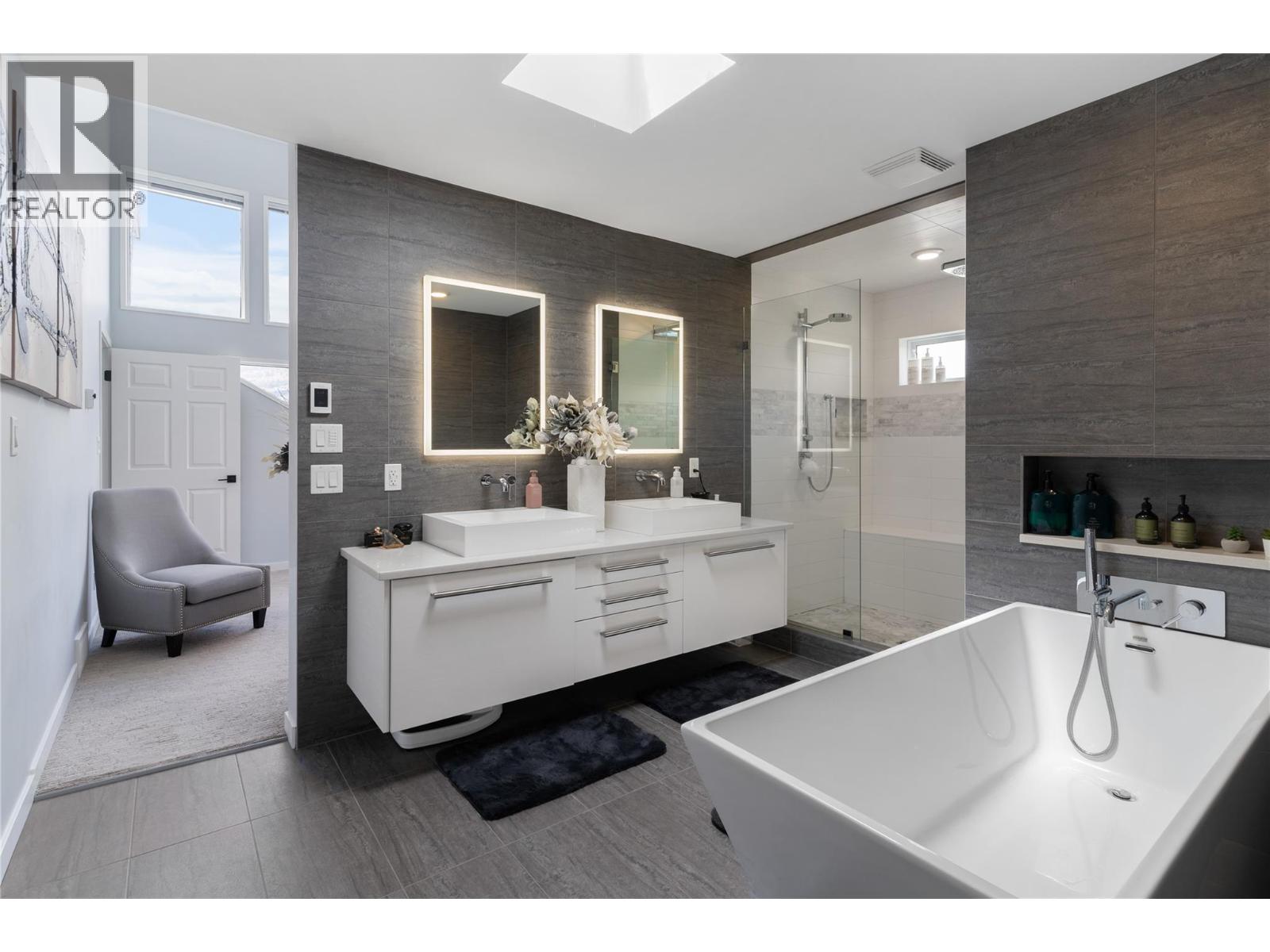 2060 Bennett Road, Kelowna, British Columbia  V1V 2C1 - Photo 35 - 10396647