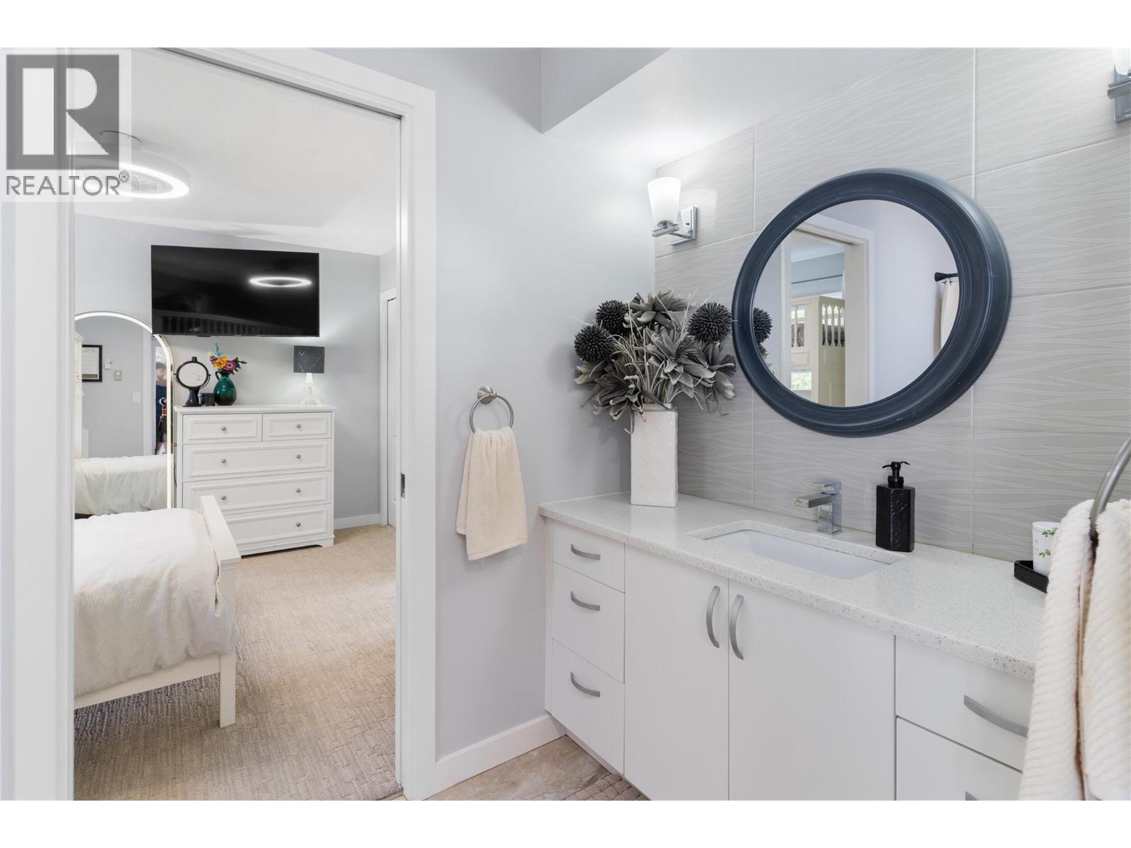2060 Bennett Road, Kelowna, British Columbia  V1V 2C1 - Photo 45 - 10396647