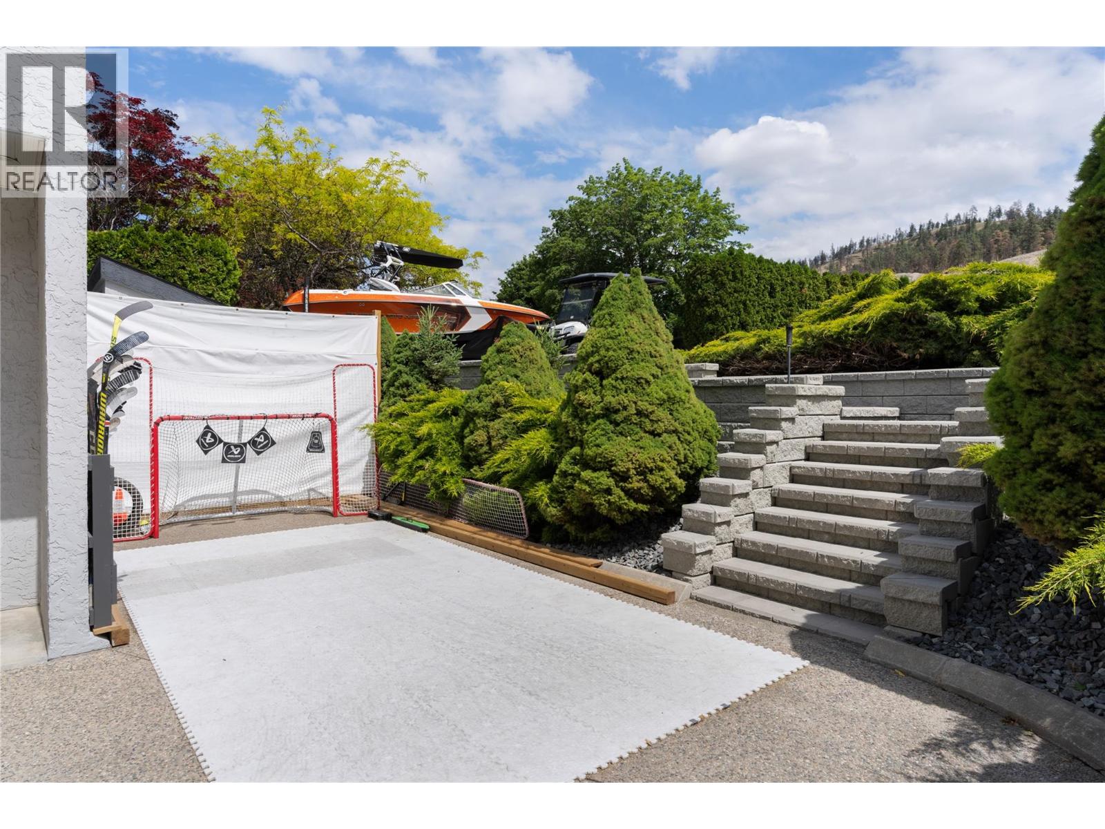 2060 Bennett Road, Kelowna, British Columbia  V1V 2C1 - Photo 65 - 10396647