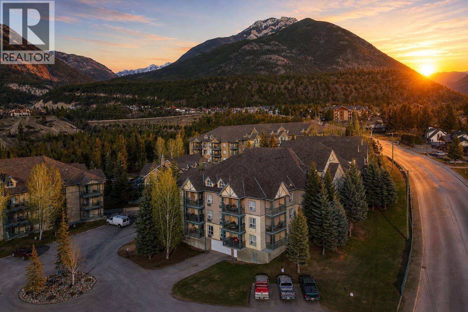 4767 Forsters Landing Road Unit# 205, Radium Hot Springs, British Columbia  V0A 1M0 - Photo 1 - 10396584
