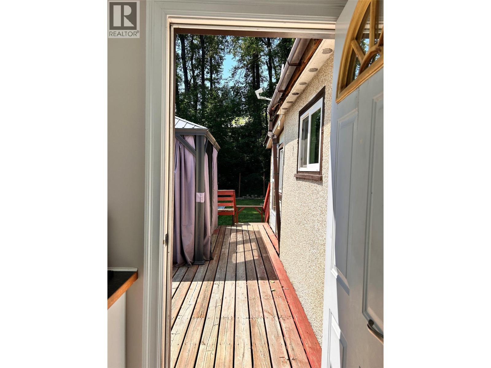 2066 Caughlin Road, Fruitvale, British Columbia  V0G 1L1 - Photo 11 - 10395822