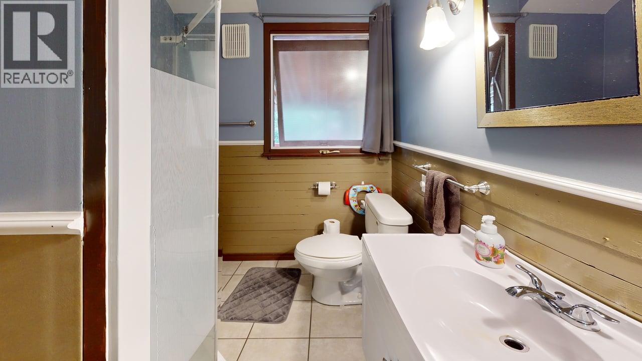 2066 Caughlin Road, Fruitvale, British Columbia  V0G 1L1 - Photo 26 - 10395822