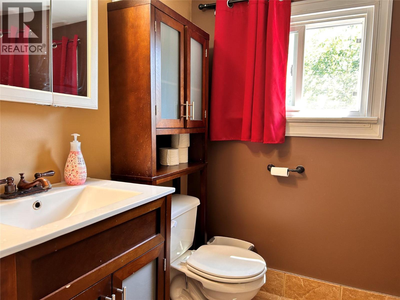 2066 Caughlin Road, Fruitvale, British Columbia  V0G 1L1 - Photo 36 - 10395822