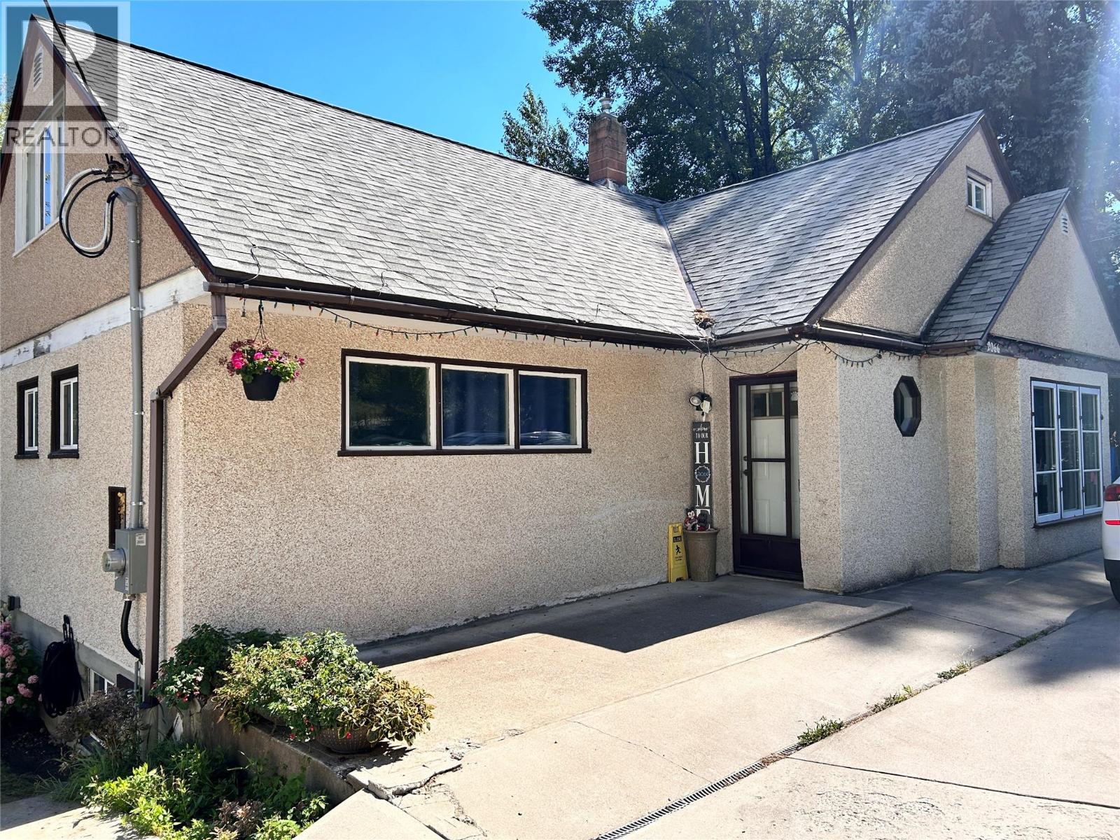 2066 Caughlin Road, Fruitvale, British Columbia  V0G 1L1 - Photo 62 - 10395822