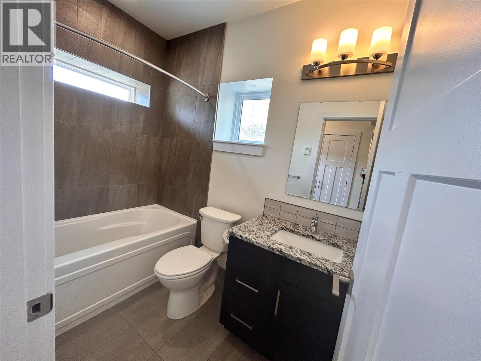944 Redstone Drive, Rossland, British Columbia  V0G 1Y0 - Photo 11 - 10384040