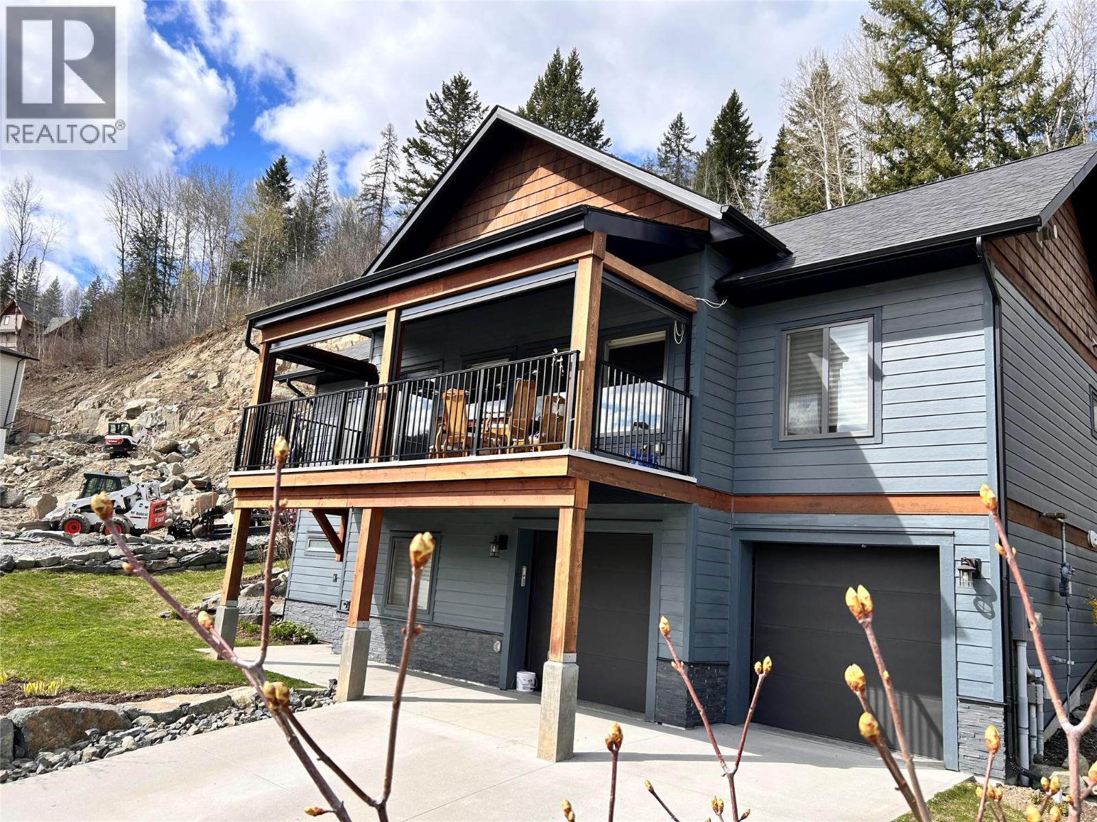 944 Redstone Drive, Rossland, British Columbia  V0G 1Y0 - Photo 3 - 10384040