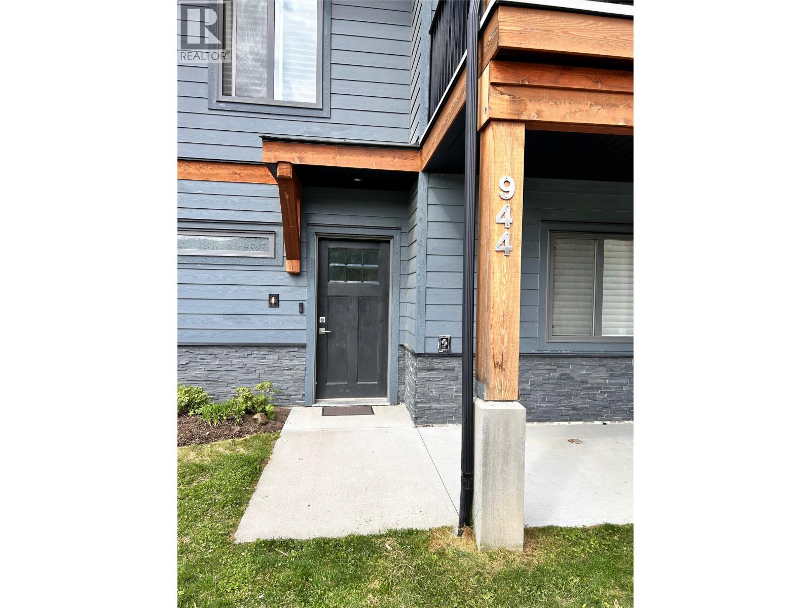 944 Redstone Drive, Rossland, British Columbia  V0G 1Y0 - Photo 6 - 10384040