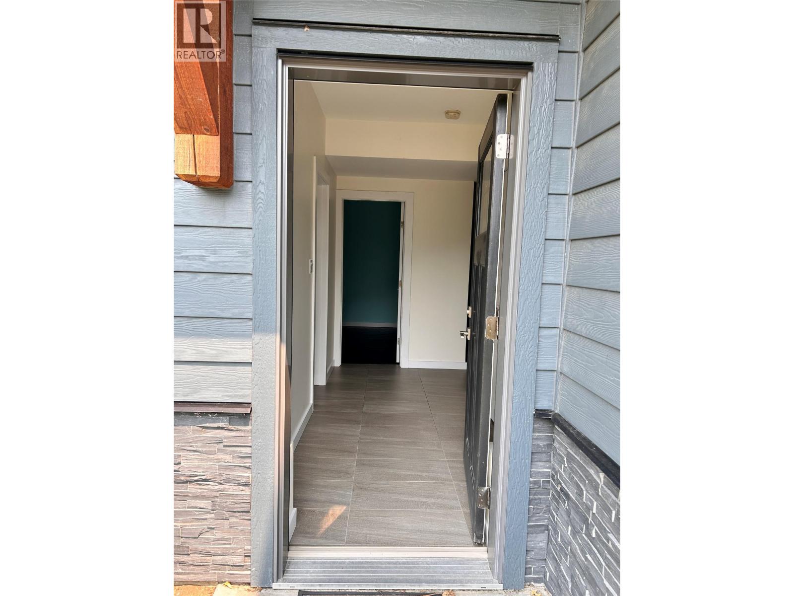 944 Redstone Drive, Rossland, British Columbia  V0G 1Y0 - Photo 7 - 10384040