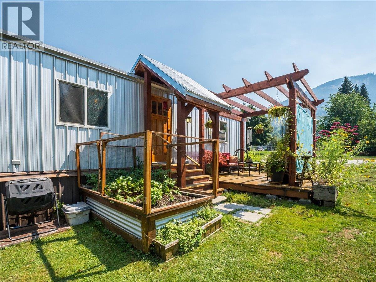 2917 Georama Road Unit# 18, Nelson, British Columbia  V1L 6Y7 - Photo 1 - 10396633