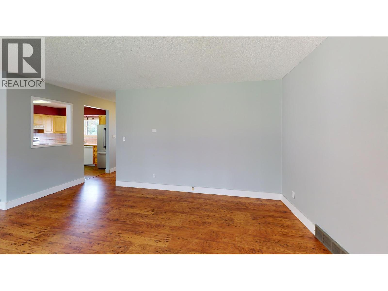260 Blue Spruce Crescent, Sparwood, British Columbia  V0B 2G1 - Photo 10 - 10395950