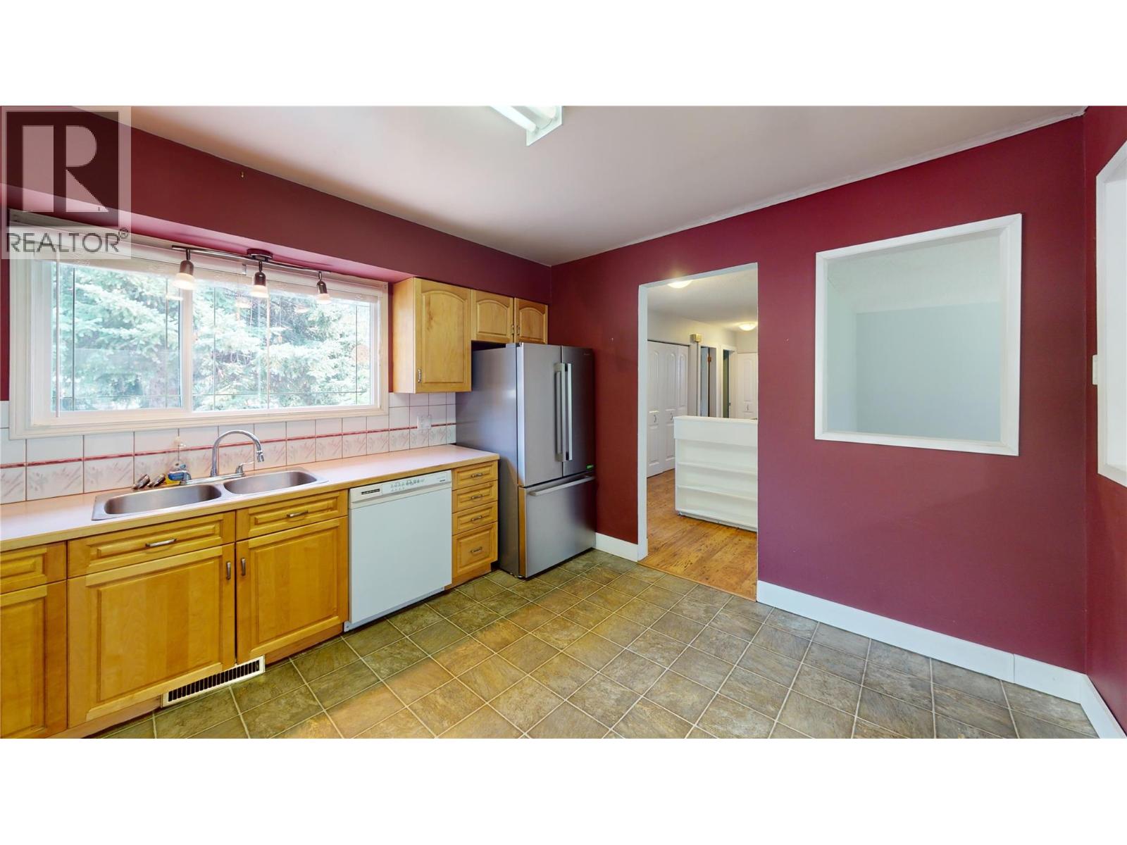 260 Blue Spruce Crescent, Sparwood, British Columbia  V0B 2G1 - Photo 13 - 10395950
