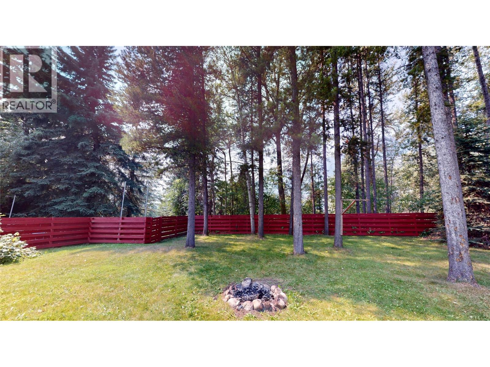 260 Blue Spruce Crescent, Sparwood, British Columbia  V0B 2G1 - Photo 2 - 10395950
