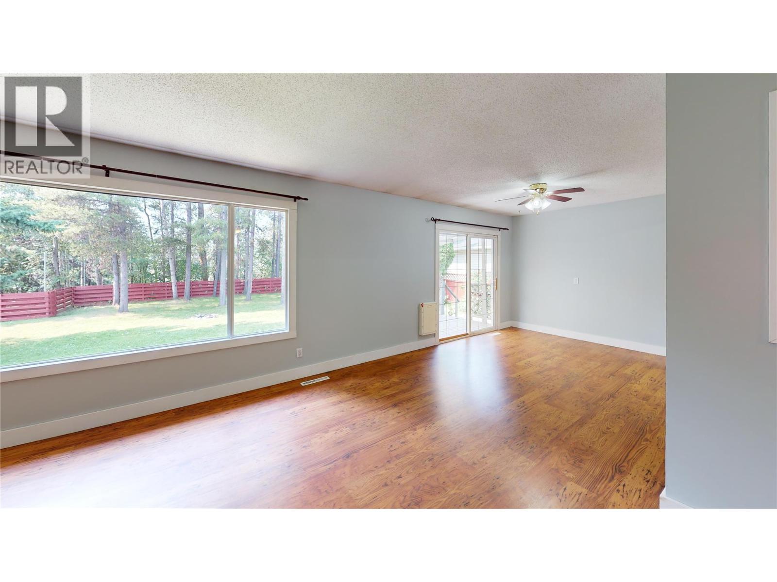260 Blue Spruce Crescent, Sparwood, British Columbia  V0B 2G1 - Photo 7 - 10395950