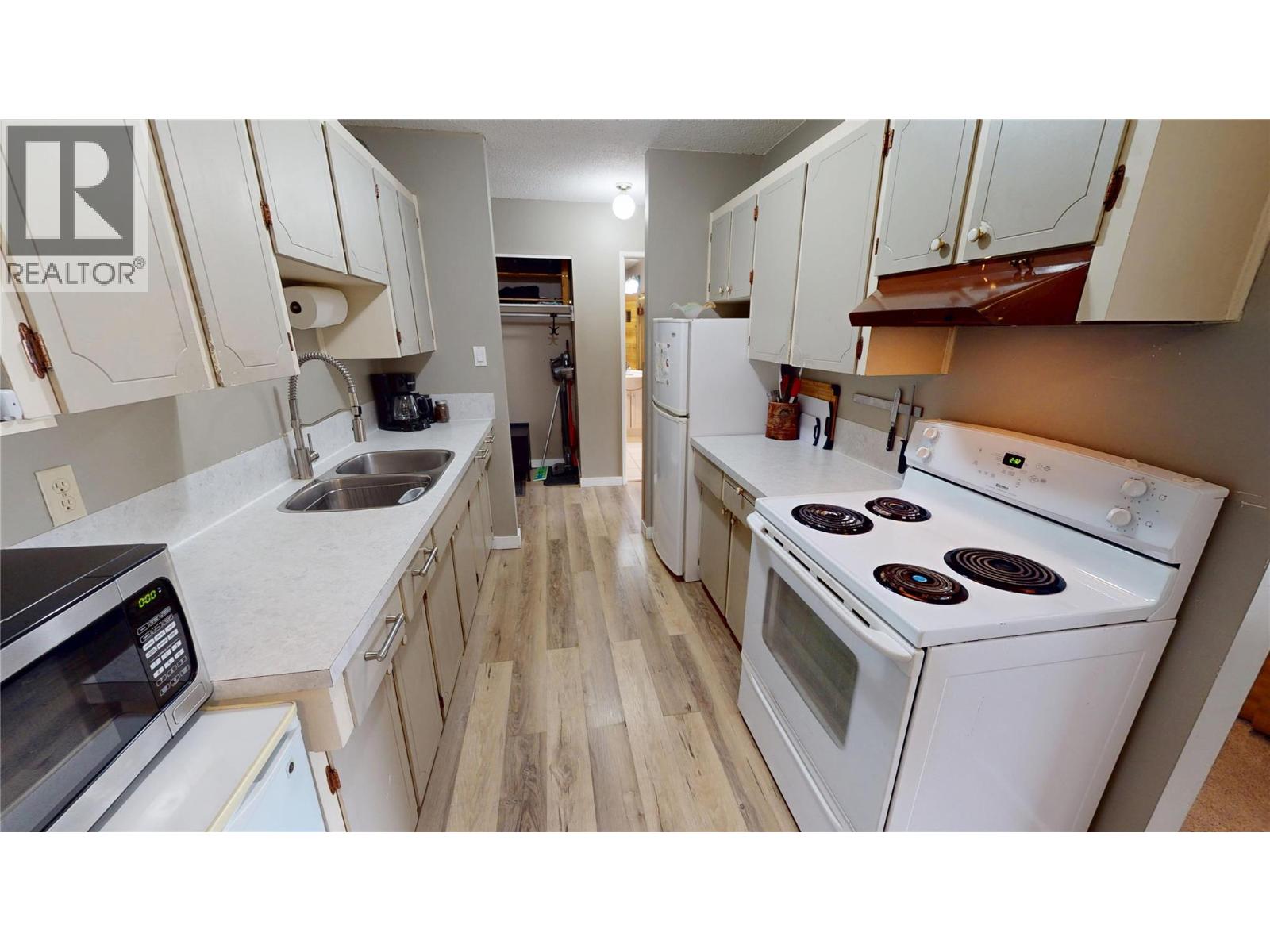 45 Ridgemont Drive Unit# 302, Fernie, British Columbia  V0B 1M2 - Photo 10 - 10396609