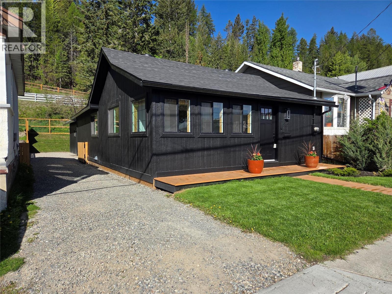 565 Wallinger Avenue, Kimberley, British Columbia  V1A 1Z8 - Photo 1 - 10396669