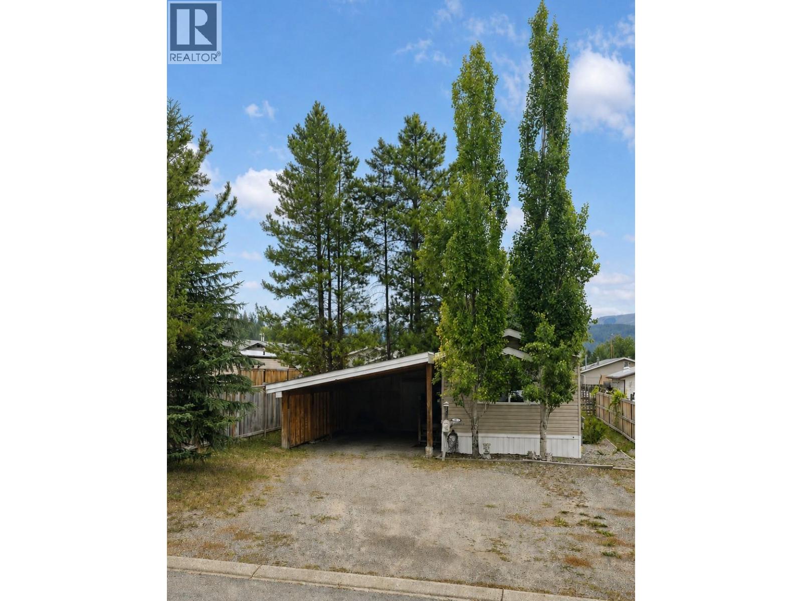 45 Dawson Crescent, Elkford, British Columbia  V0B 1H0 - Photo 1 - 10396377