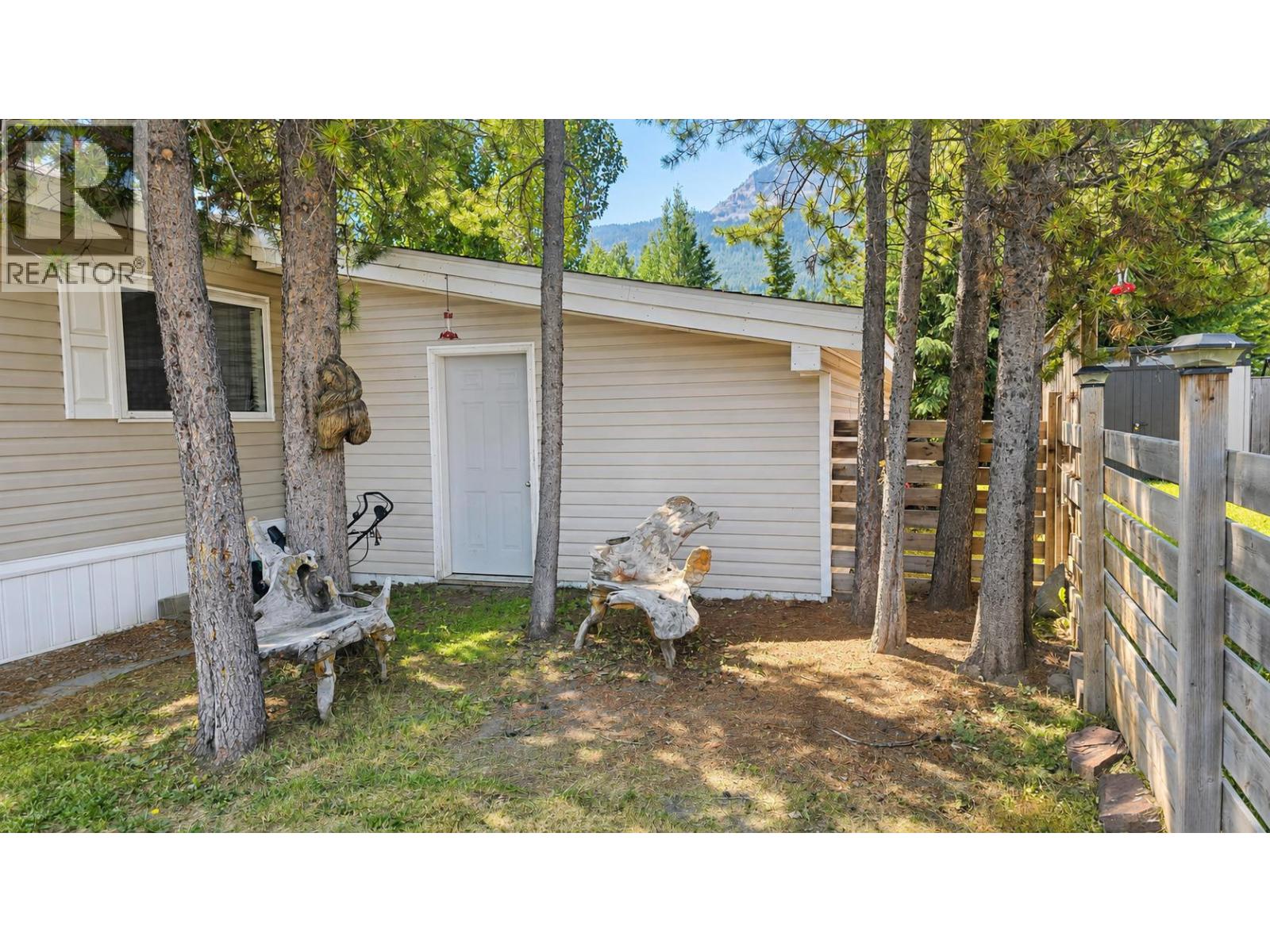 45 Dawson Crescent, Elkford, British Columbia  V0B 1H0 - Photo 16 - 10396377