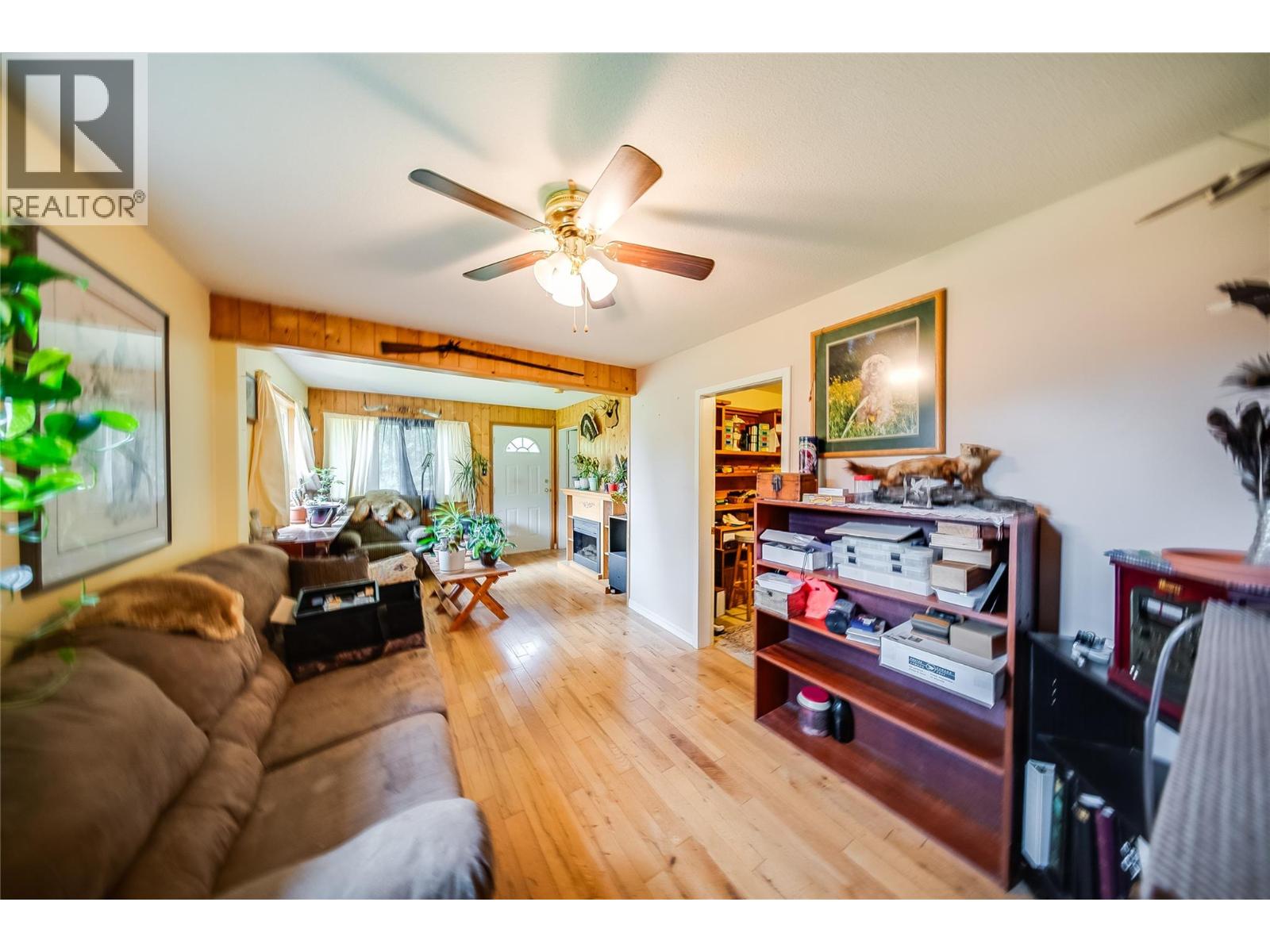 1562 Arrow Lakes Drive, Castlegar, British Columbia  V1N 3N3 - Photo 10 - 10396590